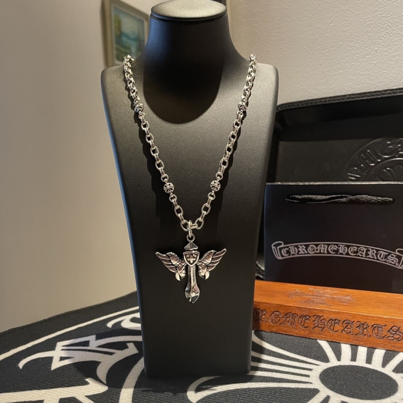 Ch**me He**ts necklaces